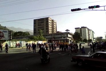 ¡CONTRA EL PUEBLO! Con gas lacrimógeno GNB dispersa protesta por comida en Mérida