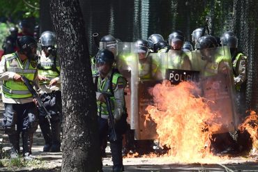 ¡LO QUE NO VISTE! Así fueron los enfrentamientos entre PNB y estudiantes en protesta (+Fotos)