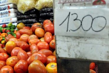 ¡INCOMPRABLE! Se requieren 3 días de sueldo mínimo para comprar un kilo de tomate