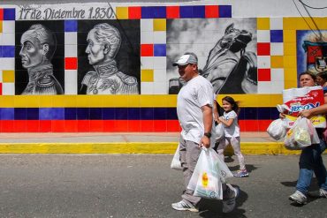 ¡POR LA COMIDA LO QUE SEA! Unos 40.000 venezolanos cruzaron hacia Colombia este sábado