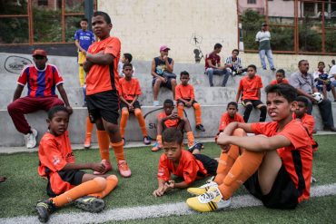 ¡MUY TRISTE! Niños que sueñan con ser Vinotinto se desmayan de hambre en las canchas