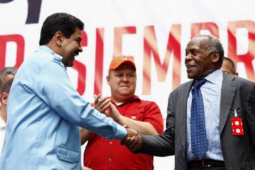 ¡VIENE POR MÁS! Danny Glover sale en defensa del chavismo (¡ya le habían dado $18 millones!)