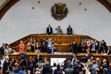 ¡ATENCIÓN! Diputados de Amazonas salieron de la AN tras resguardarse por varias horas