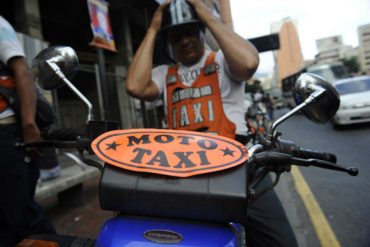 ¡VOLVIÓ EL TRUEQUE! Mototaxistas ofrecen carreras a cambio de 2 harina Pan (¡como mínimo!)