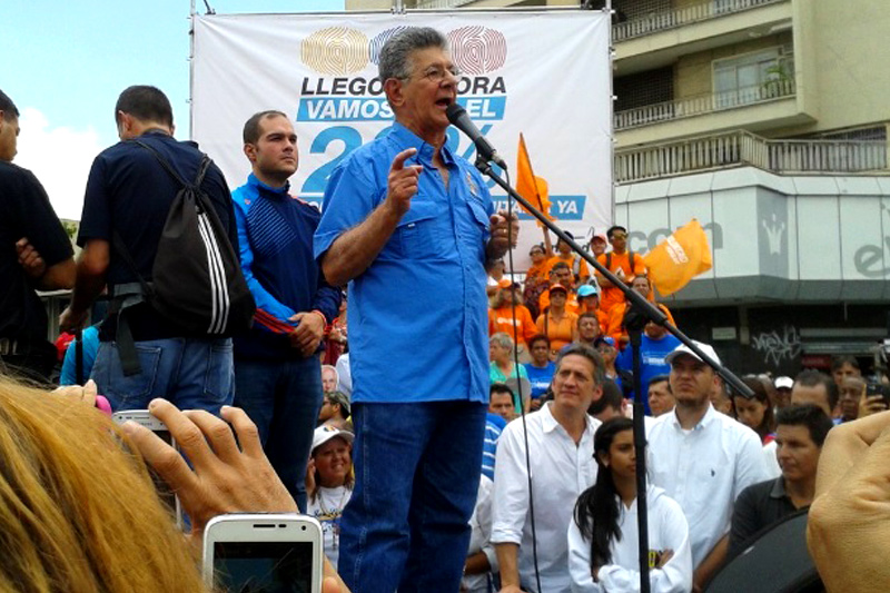 El presidente de la Asamblea Nacional desde la Plaza Brion, Chacaíto, el 9 de julio. Foto: @NoPreguntesLee 