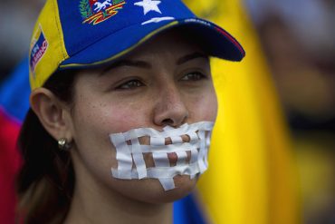 ¡BOCHORNOSO! Los venezolanos rechazaron el silencio de los medios televisivos durante saqueos en Bolívar