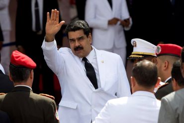 ¡QUÉ BELLO, QUÉ BONITO! Maduro dice que empezará a vestirse de blanco: «Mal no me quedó»