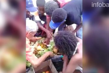 ¡DESGARRADOR! Niños, jóvenes y adultos buscando comida entre la basura en Guarenas (+Video)