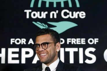 ¡INHUMANO! Gobierno rechazó medicamentos contra hepatitis C que donaría Dani Alves