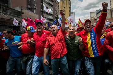 ¡MISERABLES! La foto que demuestra que a los enchufados no les preocupa la tragedia del pueblo