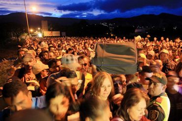 ¡TE LO MOSTRAMOS! Miles de venezolanos pasaron a Colombia por comida y medicinas (+DETALLES)