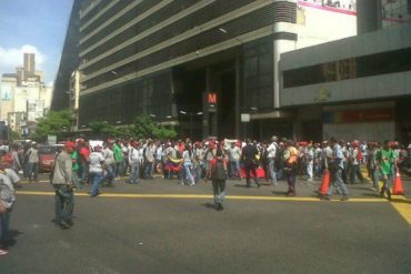 ¡MADURO, AGÁRRATE! Trabajadores del ministerio de vivienda protestaron en Chacao