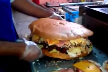 ¡INCREÍBLE! La asombrosa “cachapa Burguer” de Maturín con la que comen 8 personas (+Video)