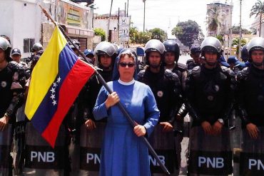 ¡TE LO CONTAMOS! ¿Por qué esta religiosa venezolana asiste a todas las protestas? (+Detalles)