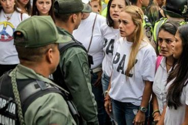 ¡QUÉ HORROR! Liberan a periodista que grabó agresión a Lilian Tintori pero le destrozaron el celular