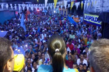 ¡SABOTAJE! Le cortaron la luz a María Corina Machado durante acto en Caripito