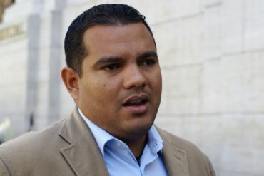 ¡MUY GRAVE! Gobernador chavista Víctor Clark confirmó derrame de petróleo en un oleoducto en el golfete de Coro (reportan que hay emisión de gas)