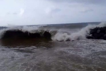 ¡SE LO CONTAMOS! 190 pescadores de Naiguatá en riesgo de perder su sustento porque mar de fondo fracturó el muelle