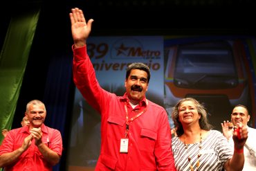 ¡QUISO HACER UNA GRACIA Y…! Maduro ofendió a uno de sus compañeros del Metro de Caracas (+Video)