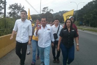 ¡COMO SEA! Venían de Cojedes, los retuvieron en Hoyo de la Puerta y de ahí empezaron caminar para tomar Caracas