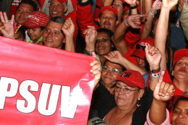 ¡HUYEN DEL BARCO! Aseguran que 25.000 militantes tachirenses del PSUV renunciaron