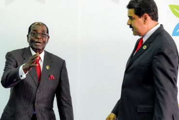 ¡POLÉMICA VISITA! Así recibió Maduro a Robert Mugabe en la Cumbre del Mnoal (+Fotos)