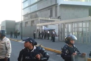 ¡GRAVE! AD denuncia detención de varios miembros de su equipo de comunicaciones