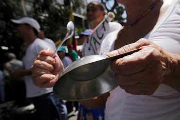 ¡ÚLTIMA HORA! Reportan contundente cacerolazo en varias zonas de Caracas