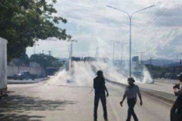 ¡LE TEMEN AL PUEBLO! Con bombas lacrimógenas dispersaron a manifestantes en Cumaná