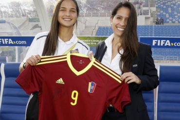 ¡GRAN ORGULLO NACIONAL! Camisa de Deyna Castellanos será expuesta en el Museo de la FIFA