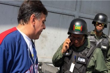 ¡LO ÚLTIMO! GNB intenta detener a Roberto Smith en la Caracas-La Guaira