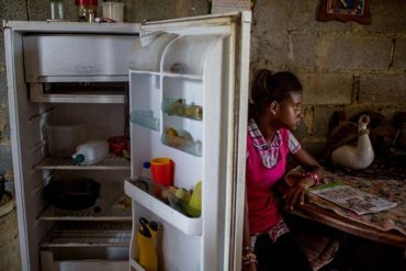 ¡TRAGEDIA SOCIALISTA! Hablan las madres venezolanas: «Calmamos el hambre con agua y sopa de arroz»