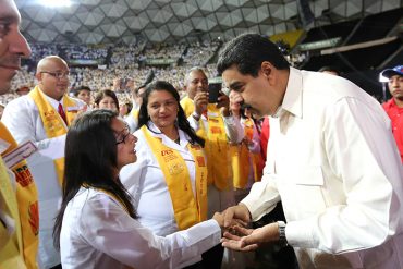 ¡CHISTE DEL DÍA! Maduro pretende declarar a Venezuela «territorio 100% Barrio Adentro» en 2017