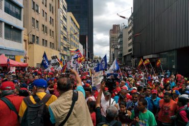 ¡COPIA BARATA! Marcha oficialista llegó a la Asamblea Nacional al grito de “y va a caer” (+Video)