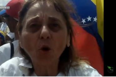 ¡RESTEADA Y SIN MIEDO! Abuela harta de la escasez: Si me piden que me quede en la calle, me quedo