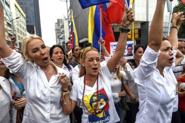 ¡PA’ LA CALLE! Desde las 10 de la mañana: Mujeres venezolanas salen #ResteadasPaLaAutopista