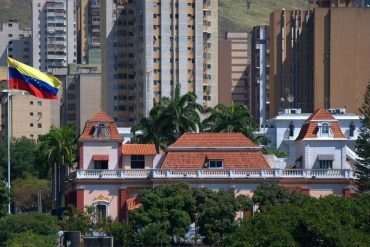 ¡ATENCIÓN! Llaman a chavistas a estar en “vigilia permanente” frente a Miraflores