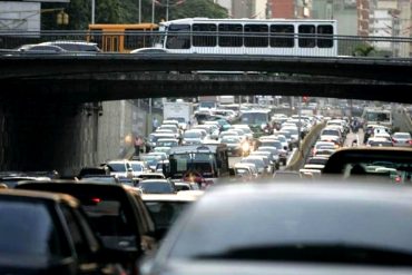 ¡CAOS! Caracas amaneció con paro de transporte: Transportistas exigen pasaje mínimo a Bs. 100