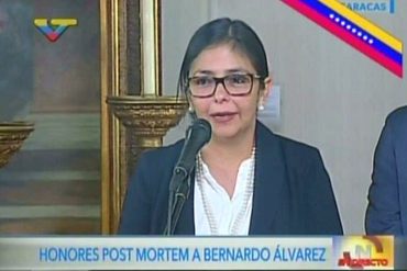 ¡NO AGUANTÓ! Delcy Rodríguez rompió en llanto en el homenaje post morten a Bernardo Álvarez (+Video)