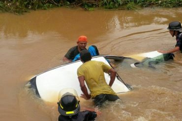 ¡TRÁGICO! Muere embarazada luego de caer en su carro a un río en Campo Carabobo (+Fotos)