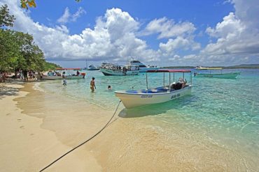 ¡AH, OK! Régimen aseguró que en 8 días «saneó» 90% de las costas del Parque Nacional Morrocoy y Golfo Triste tras derrame petrolero (+Video)