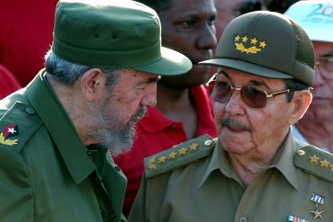 ¡AQUÍ LO TIENES! El momento en que Raúl anunció la muerte de su hermano Fidel Castro (+VIDEO)