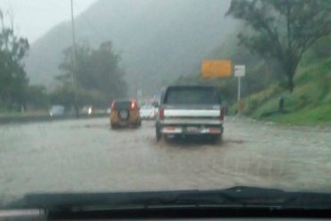 ¡ENTÉRATE! Así se desbordó el río Guaire a la altura de Bello Monte