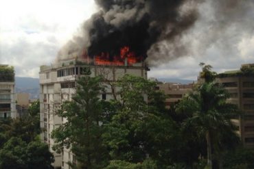 ¡ATENCIÓN! Reportaron un fuerte incendio en un apartamento en La Castellana (+Fotos)