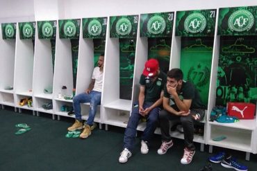 ¡TOCA EL ALMA! La imagen de los futbolistas del Chapecoense que no viajaron: Desolación total