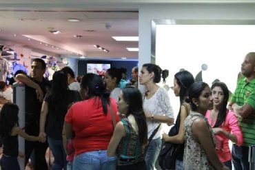 ¡GANAS DE PERDER TIEMPO! Venezolanos hicieron colas de hasta 9 horas para comprar solo 4 artículos en EPK