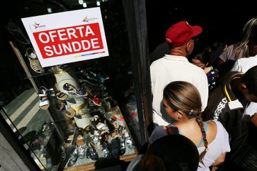 ¡LAMENTABLE! Gobierno obliga a tiendas de ropa y calzado a vender “a pérdida”