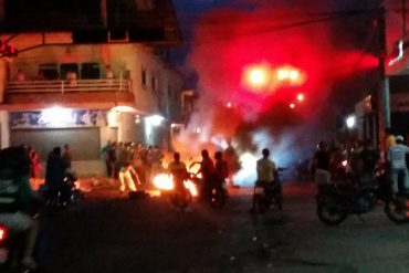 ¡TÁCHIRA PRENDIDA! Pueblo enardecido prendió en llamas la sede de la alcaldía en La Fría (+Fotos)