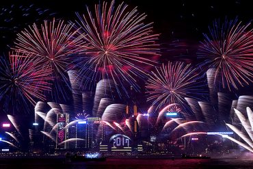 ¡REALMENTE HERMOSO! Así fue el majestuoso show de fuegos artificiales en Hong Kong (+VIDEOS)