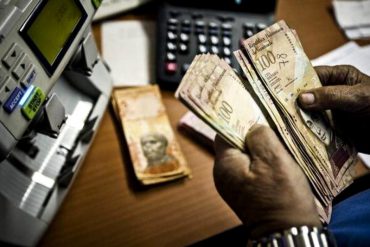 ¡EL CAOS! Ciudadanía tendrá entre martes y jueves para canjear billetes de Bs 100 en banca pública
